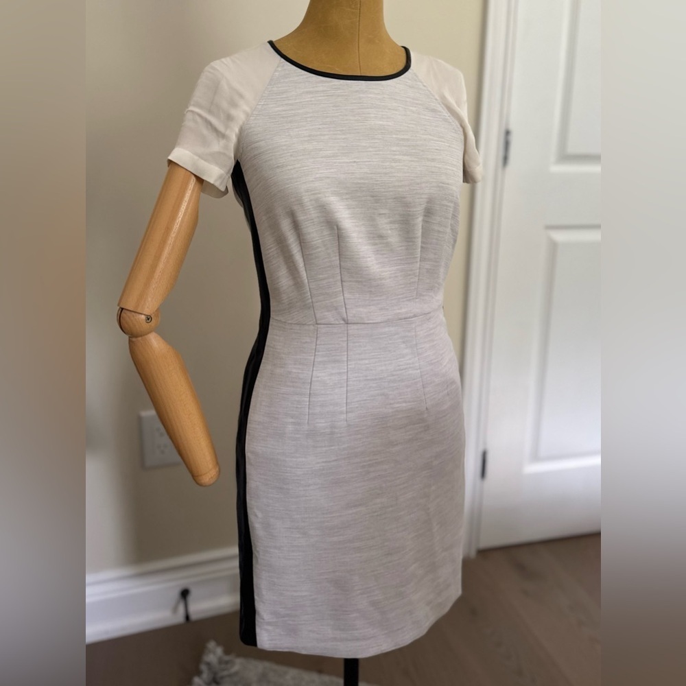 CLUB MONACO Cream and Grey Dress with Black Faux Leather Detail (0)